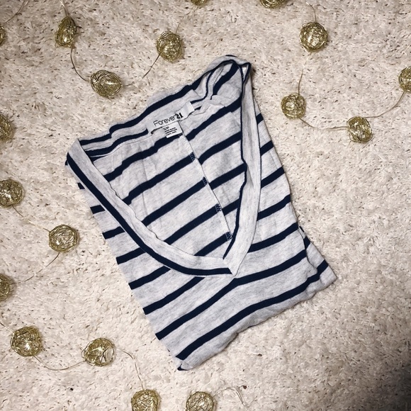 striped wide cropped t-shirt - Picture 2 of 3